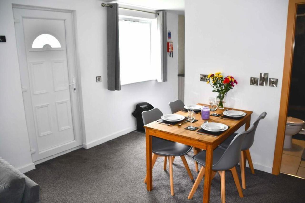 Beautiful 2-Bed Apartment In Ilfracombe Buitenkant foto