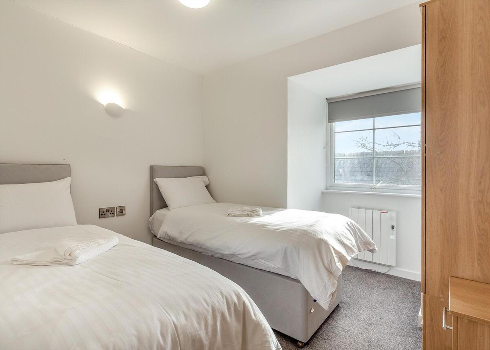 Beautiful 2-Bed Apartment In Ilfracombe Buitenkant foto